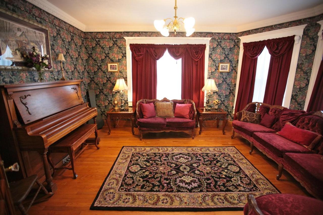 Twin Peaks B&B Mindemoya Eksteriør bilde